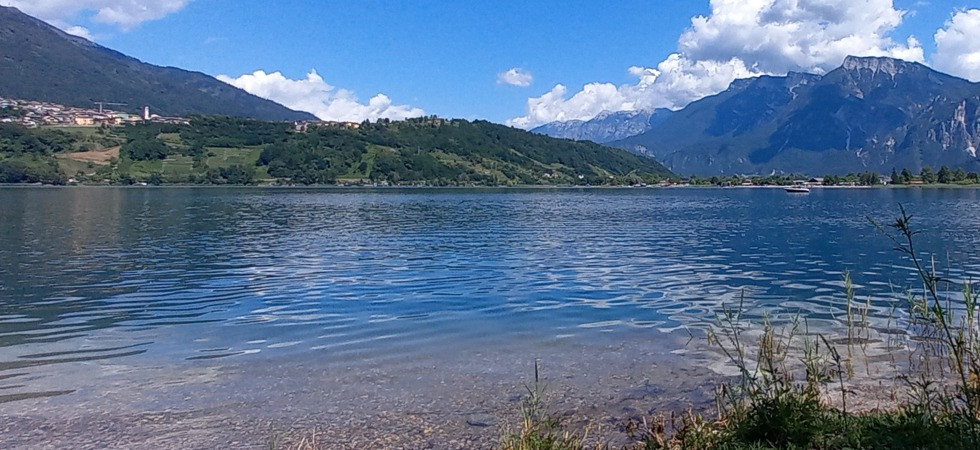 "Arrivano al lago di Caldonazzo e come prima cosa cercano i bar"